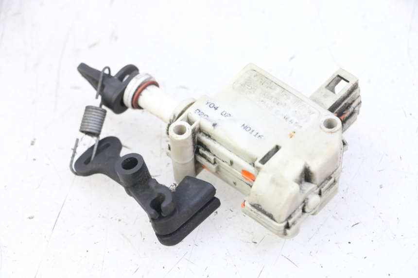 photo de MOTEUR OUVERTURE COFFRE PIAGGIO VESPA GRANTURISMO 200 (2004 - 2005) - Vue principale