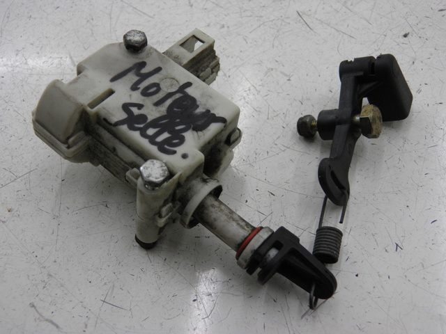 photo de MOTEUR OUVERTURE COFFRE PIAGGIO X8 STREET 125 (2006 - 2007) - Vue principale