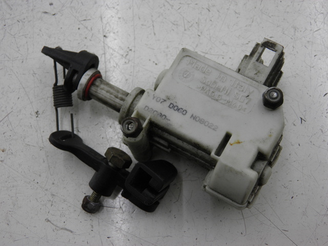 photo de MOTEUR OUVERTURE COFFRE PIAGGIO X8 STREET 125 (2006 - 2007) - Détail de la pièce