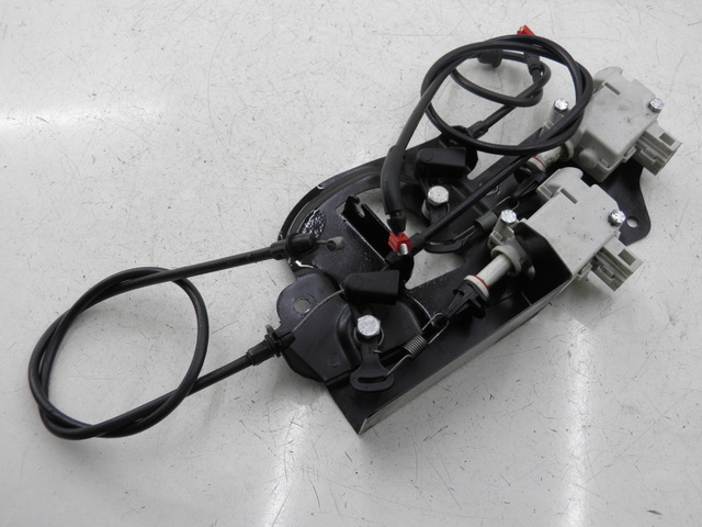 photo de MOTEUR OUVERTURE COFFRE PIAGGIO XEVO - X EVO 125 (2010 - 2015) - Détail de la pièce