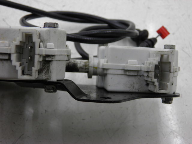 photo de MOTEUR OUVERTURE COFFRE PIAGGIO XEVO - X EVO 125 (2010 - 2015) - Zoom état d’usage