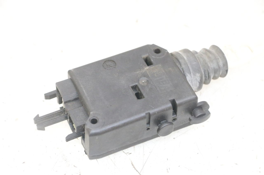 photo de MOTEUR OUVERTURE COFFRE PEUGEOT SATELIS 125 (2013 - 2018) - Détail de la pièce