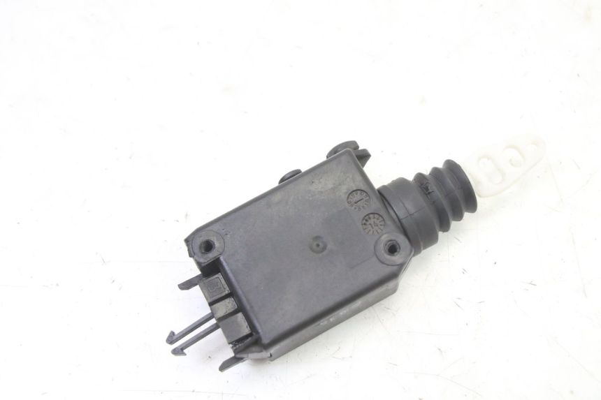 photo de MOTEUR OUVERTURE COFFRE PEUGEOT SATELIS 125 (2013 - 2018) - Détail de la pièce