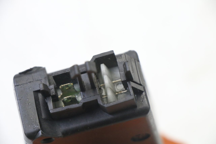 photo de MOTEUR OUVERTURE COFFRE PEUGEOT SATELIS 125 (2013 - 2018) - Gros plan technique