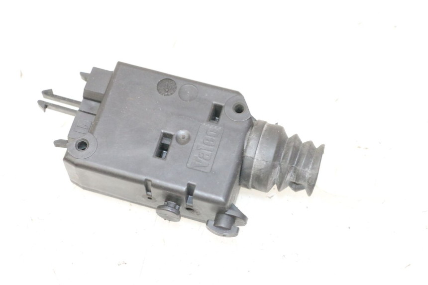 photo de MOTEUR OUVERTURE COFFRE PEUGEOT SATELIS 125 (2006 - 2009) - Vue principale