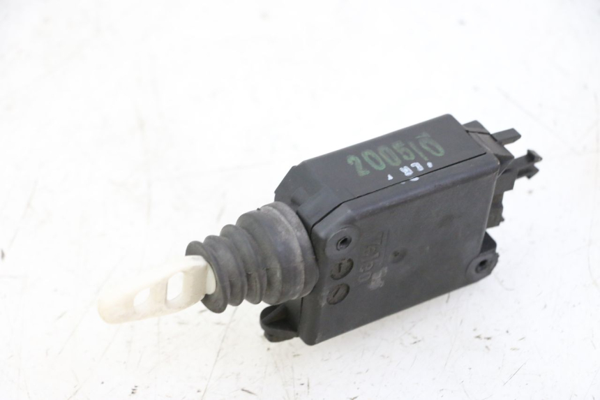 photo de MOTEUR OUVERTURE COFFRE PEUGEOT SATELIS 125 (2006 - 2009) - Zoom état d’usage