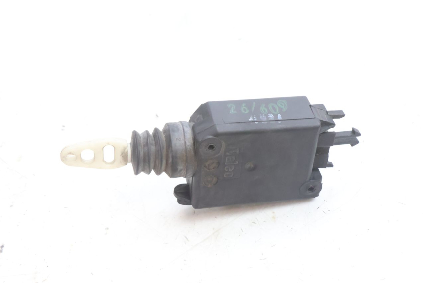 photo de MOTEUR OUVERTURE COFFRE PEUGEOT SATELIS 125 (2006 - 2009) - Détail de la pièce