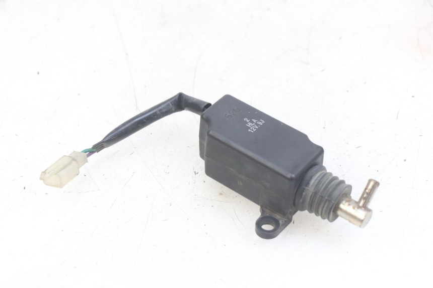 photo de MOTEUR OUVERTURE COFFRE SYM SYMPHONY 125 (2009 - 2015) - Autre angle de vue