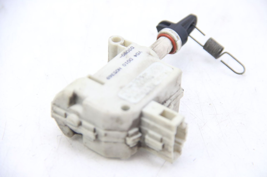 photo de MOTEUR OUVERTURE COFFRE PIAGGIO X9 EVOLUTION 125 (2003 - 2007) - Détail de la pièce