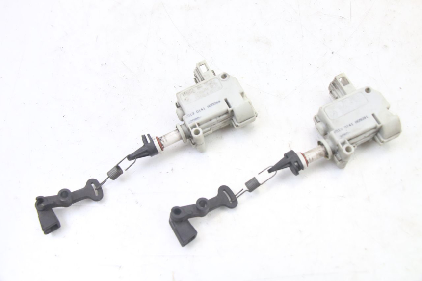 photo de MOTEUR OUVERTURE COFFRE PIAGGIO XEVO - X EVO 125 (2007 - 2017) - Vue principale