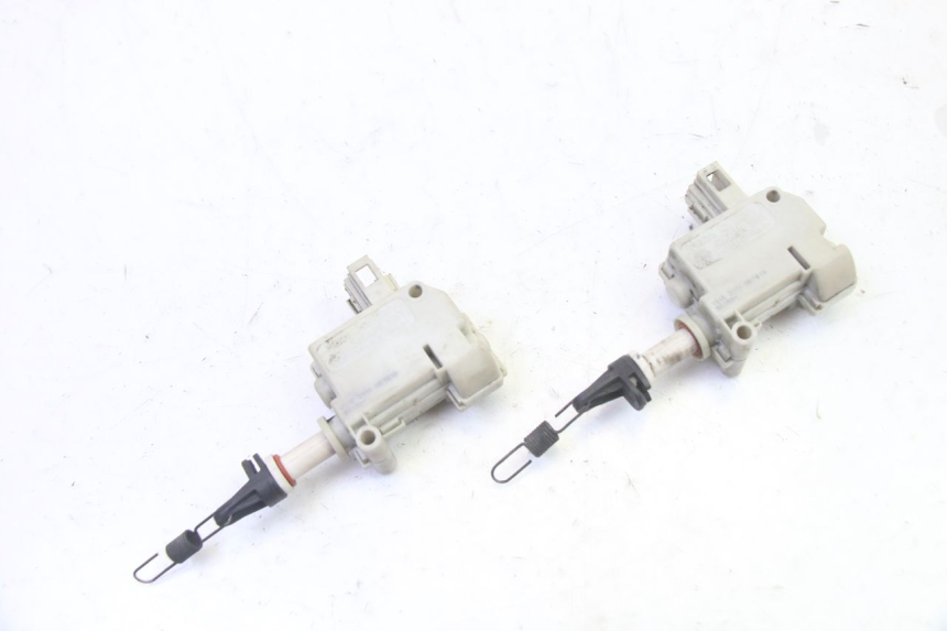 photo de MOTEUR OUVERTURE COFFRE PIAGGIO XEVO - X EVO 125 (2007 - 2017) - Vue principale