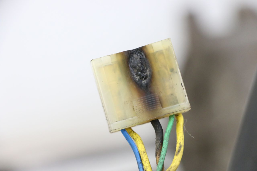 photo de MOTEUR PEUGEOT ELYSTAR 125 (2002 - 2007) - Autre angle de vue