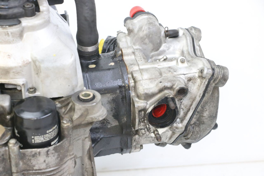 photo de MOTEUR PIAGGIO BEVERLY 125 (1998 - 2005) - Autre angle de vue