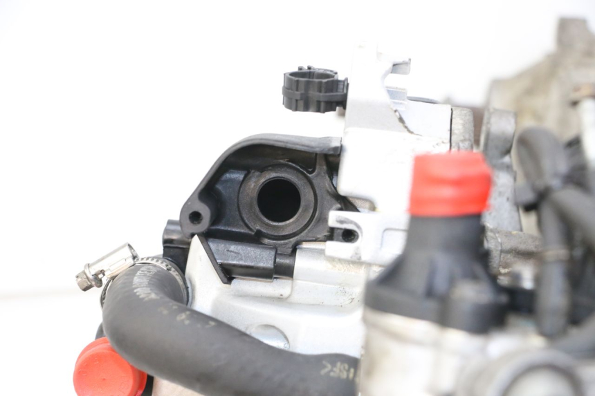 photo de MOTEUR PIAGGIO BEVERLY 125 (1998 - 2005) - Gros plan technique