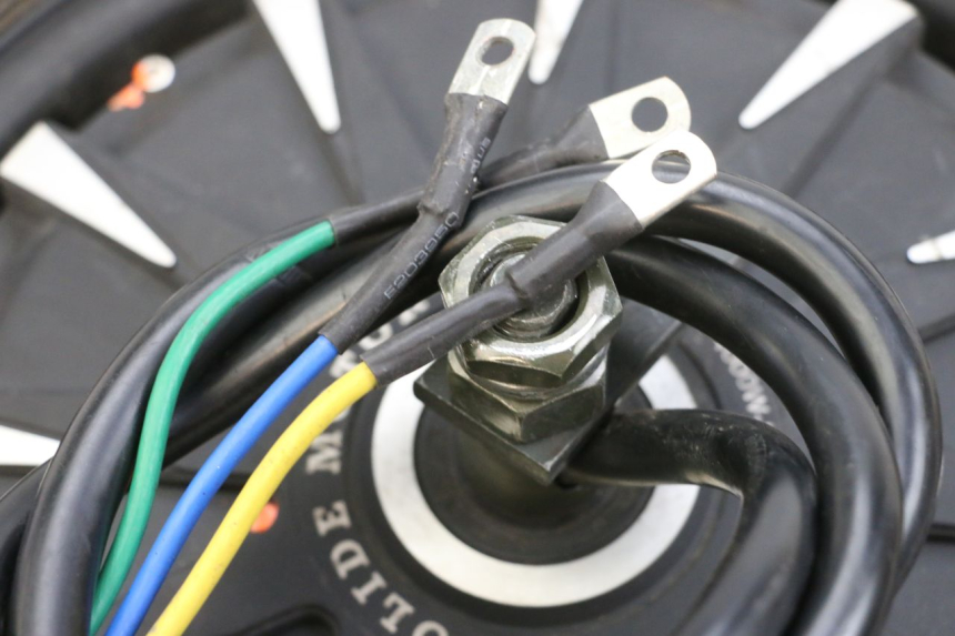 photo de MOTEUR EFUN PUSA 1 - Gros plan technique