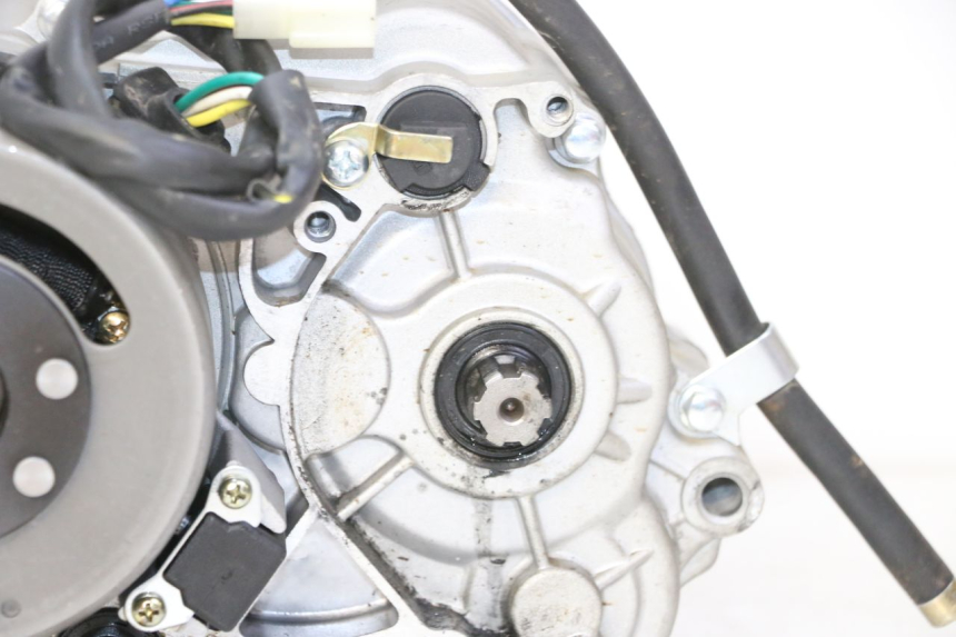 photo de MOTEUR APOLLO RFZ 125 - Angle alternatif