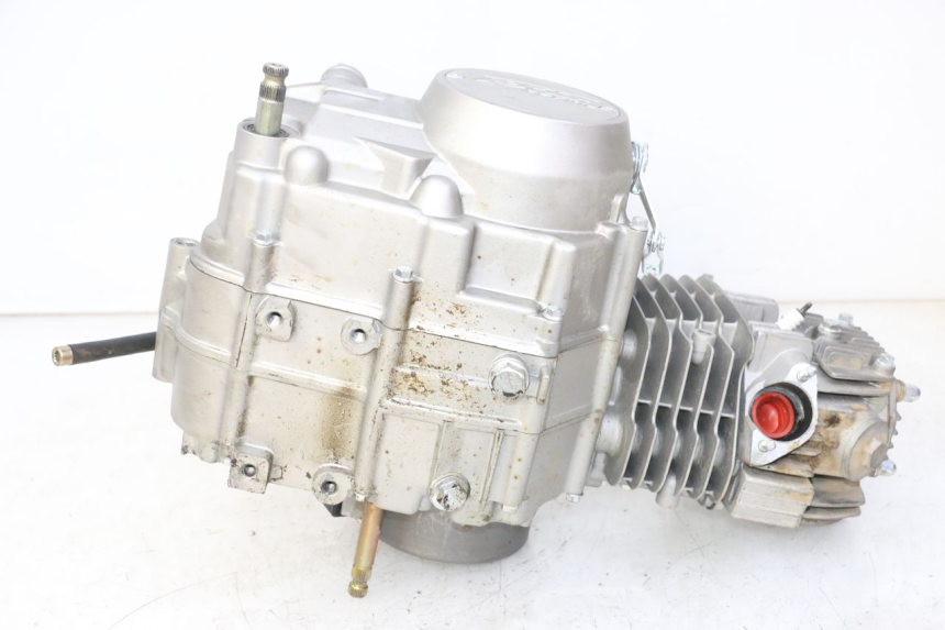 photo de MOTEUR APOLLO RFZ 125 - Gros plan technique