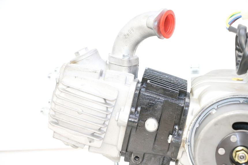 photo de MOTEUR APOLLO RFZ 125 - Angle alternatif