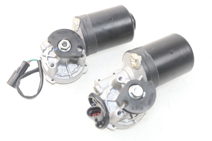 photo de MOTEUR ROLL LOCK PEUGEOT METROPOLIS 400 (2017 - 2020) - Vue d’ensemble