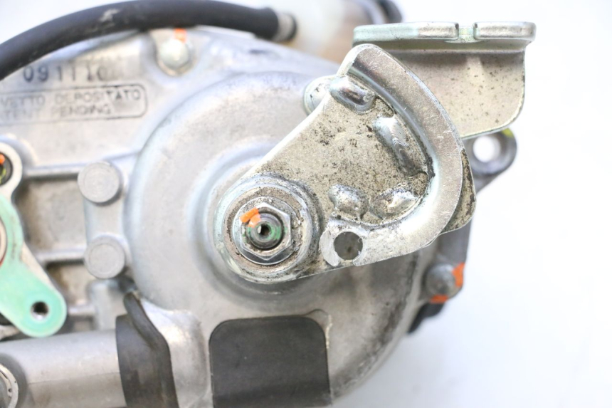 photo de MOTEUR ROLL LOCK PIAGGIO MP3 LT 300 (2010 - 2016) - Vue rapprochée