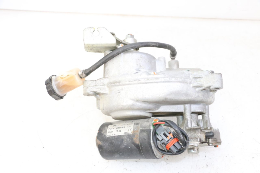 photo de MOTEUR ROLL LOCK PIAGGIO MP3 RL 250 (2006 - 2010) - Gros plan technique