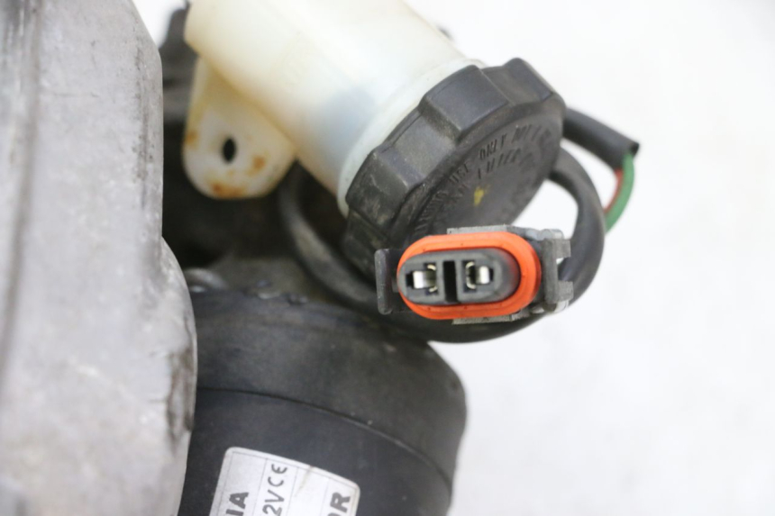 photo de MOTEUR ROLL LOCK PIAGGIO MP3 RL 250 (2006 - 2010) - Détails caractéristiques