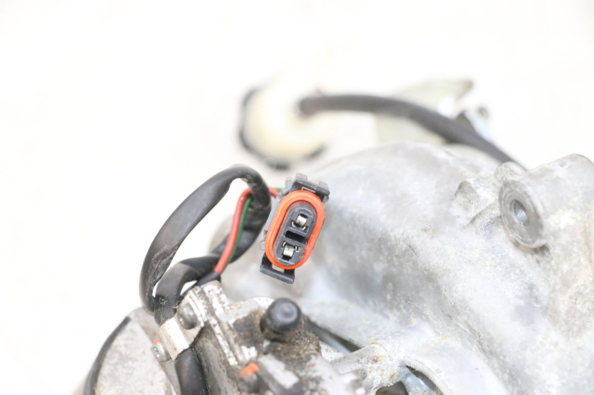 photo de MOTEUR ROLL LOCK PIAGGIO MP3 RL 250 (2006 - 2010) - Zoom état d’usage