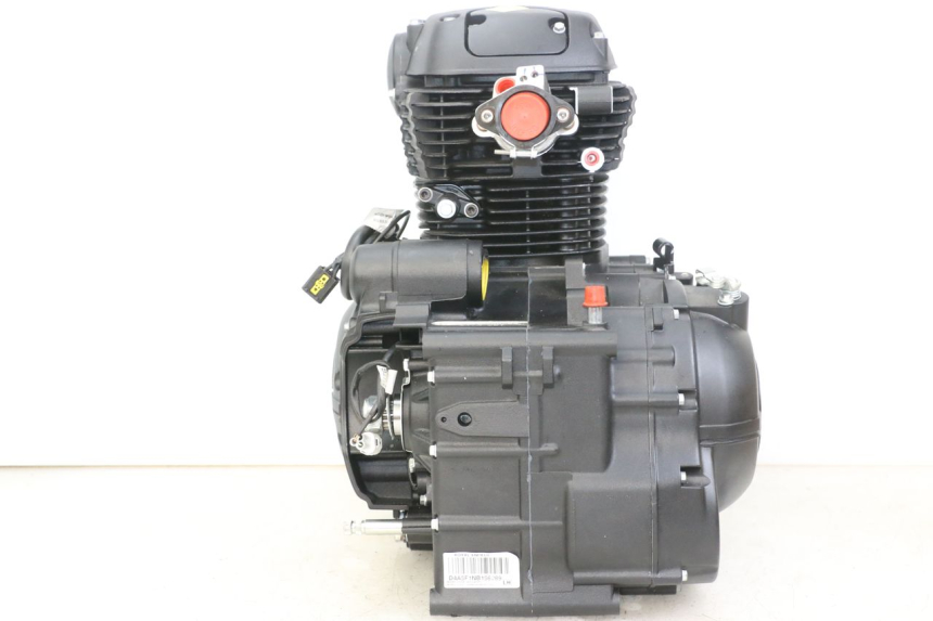 photo de MOTEUR ROYAL ENFIELD SCRAM 411 (2022 - 2024) - État de surface