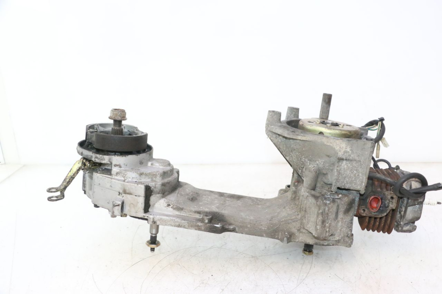 photo de MOTEUR KEEWAY RY6 2T 50 (2011 - 2019) - Points de fixation
