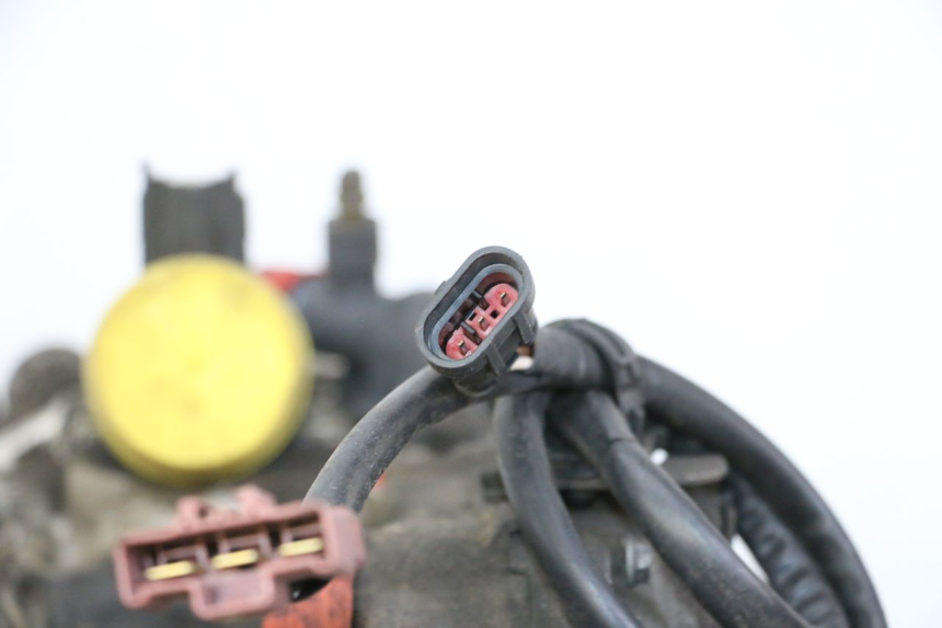 photo de MOTEUR PEUGEOT SATELIS 250 (2006 - 2012) - Aperçu profil