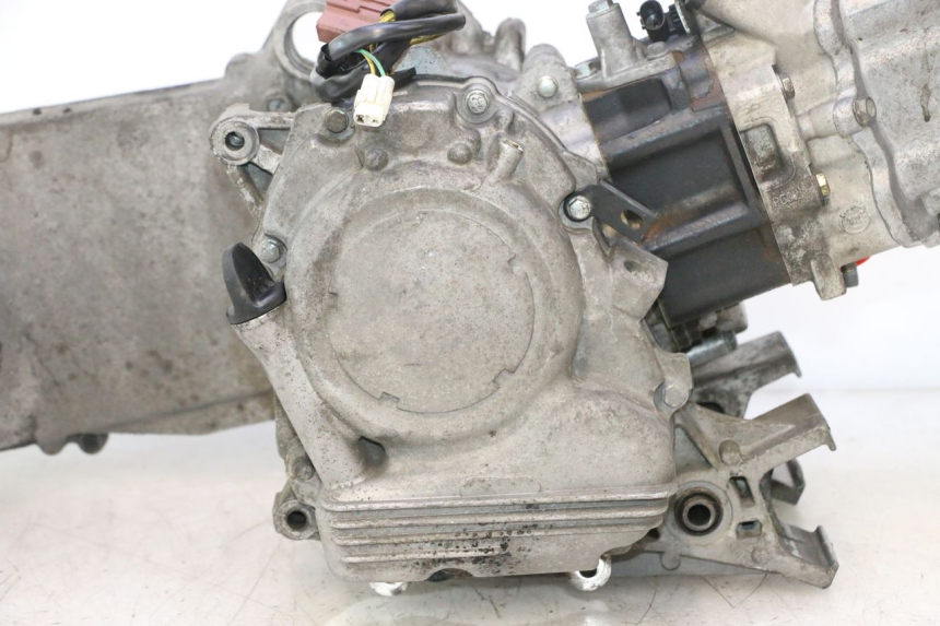 photo de MOTEUR PEUGEOT SATELIS 125 (2013 - 2018) - Angle alternatif