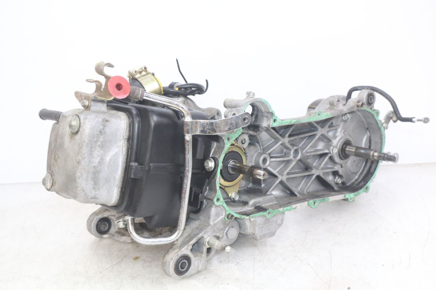 photo de MOTEUR HONDA SCV LEAD 100 (2003 - 2007) - Vue principale