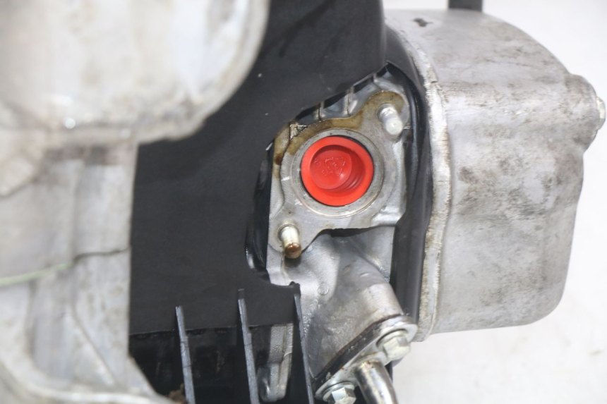 photo de MOTEUR HONDA SCV LEAD 100 (2003 - 2007) - Détail de la pièce