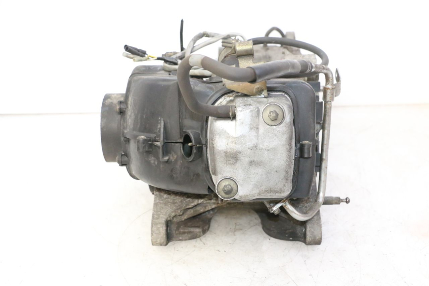 photo de MOTEUR HONDA SCV LEAD 100 (2003 - 2007) - Aperçu profil