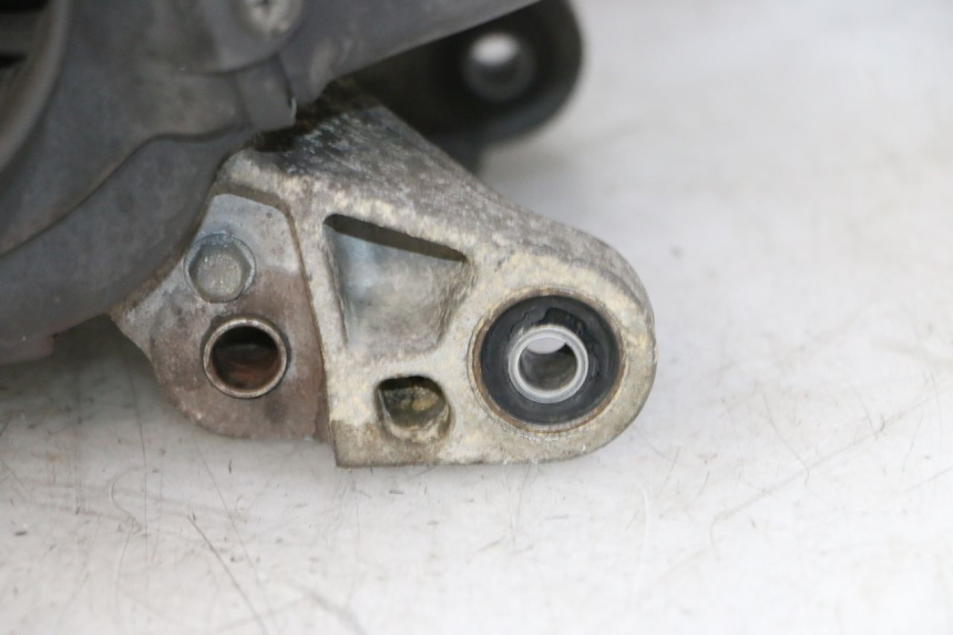 photo de MOTEUR HONDA SCV LEAD 100 (2003 - 2007) - Zoom état d’usage