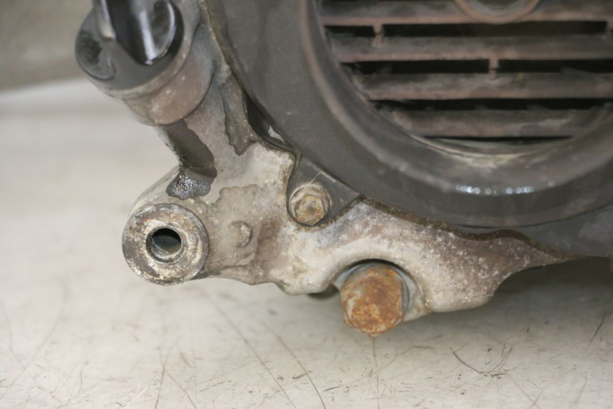 photo de MOTEUR HONDA SCV LEAD 100 (2003 - 2007) - Autre angle de vue