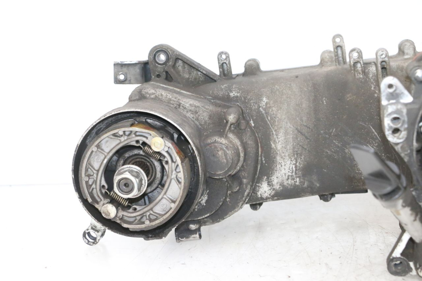 photo de MOTEUR PEUGEOT SPEEDFIGHT 4 4T EFI 50 (2021 - 2025) - Angle alternatif