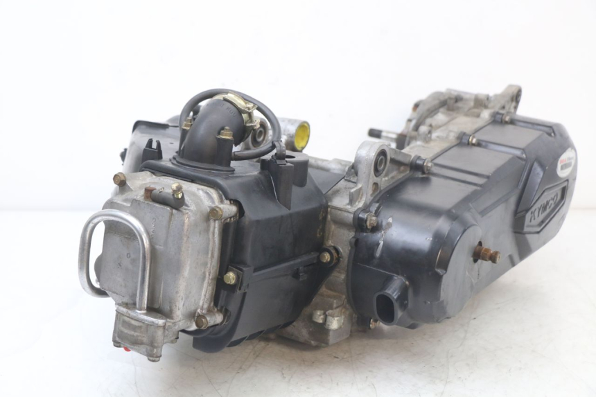 photo de MOTEUR KYMCO SUPER 8 125 (2008 - 2015) - Autre angle de vue