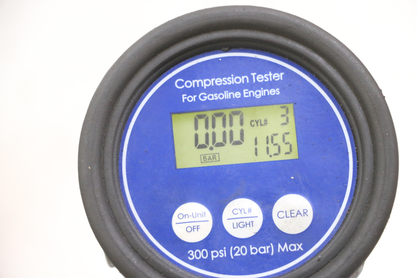 photo de MOTEUR SUZUKI GSX F GSXF 650 (2007 - 2015) - Points de fixation