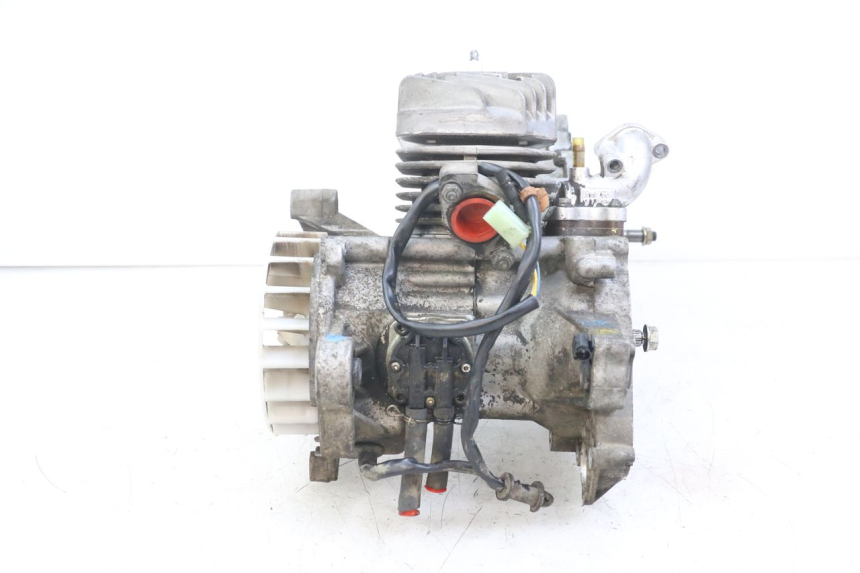 photo de MOTEUR PEUGEOT TKR TREKKER FURIOUS 50 (2005 - 2014) - Angle alternatif