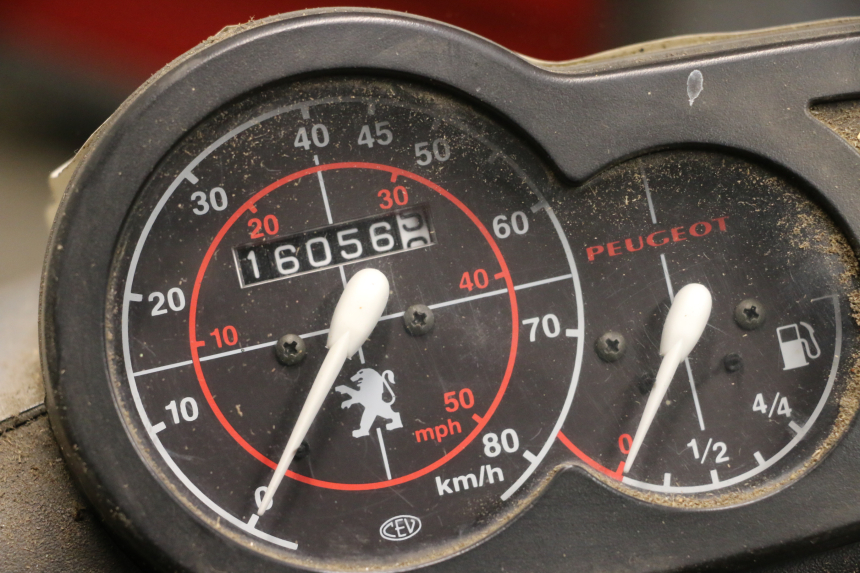 photo de MOTEUR PEUGEOT TKR TREKKER FURIOUS 50 (2005 - 2014) - Autre angle de vue