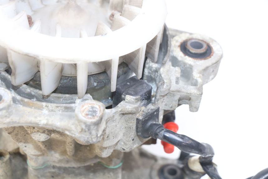 photo de MOTEUR PEUGEOT TREKKER 50 (1998 - 2004) - Autre angle de vue