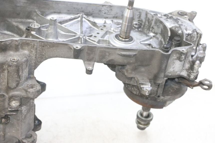 photo de MOTEUR SUZUKI UH BURGMAN 125 (2002 - 2006) - Vue d’ensemble