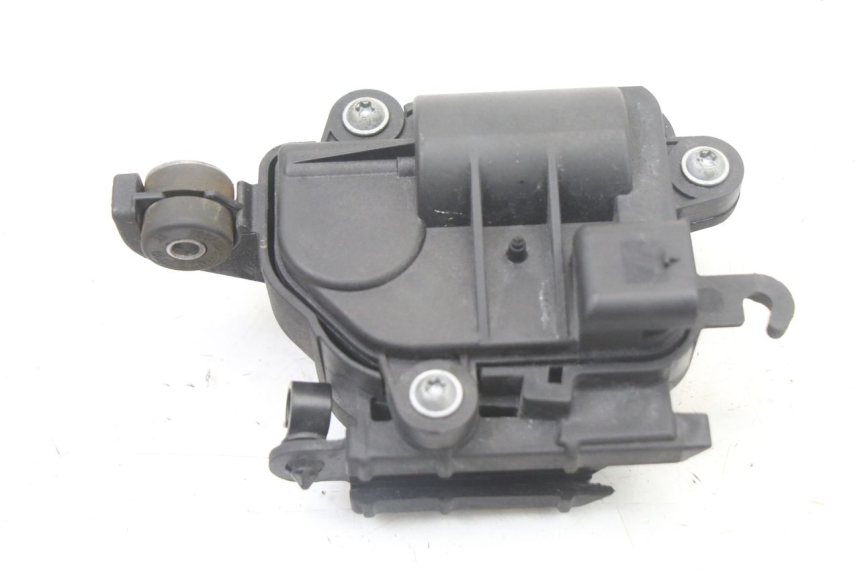 photo de MOTEUR VALVE ECHAPPEMENT BMW S RR ABS S1000RR 1000 (2015 - 2018) - Gros plan technique