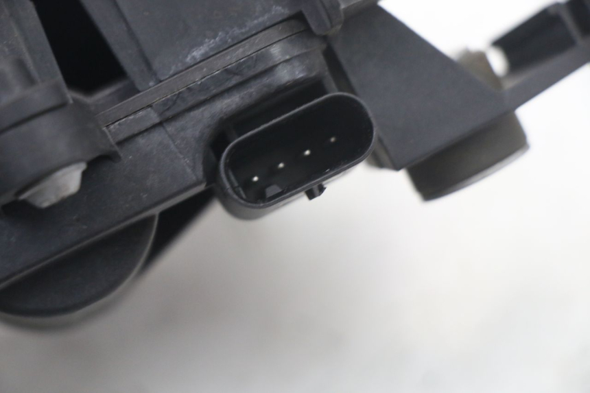 photo de MOTEUR VALVE ECHAPPEMENT BMW S RR ABS S1000RR 1000 (2015 - 2018) - Autre angle de vue