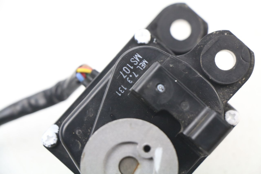 photo de MOTEUR VALVE ECHAPPEMENT HONDA CBR RR FIREBLADE 1000 (2006 - 2007) - Vue d’ensemble