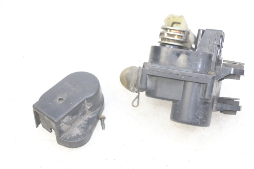 photo de VALVE D'ÉCHAPPEMENT DU MOTEUR HONDA FES PANTHEON 2T 125 (1998 - 2002) - Vue d’ensemble