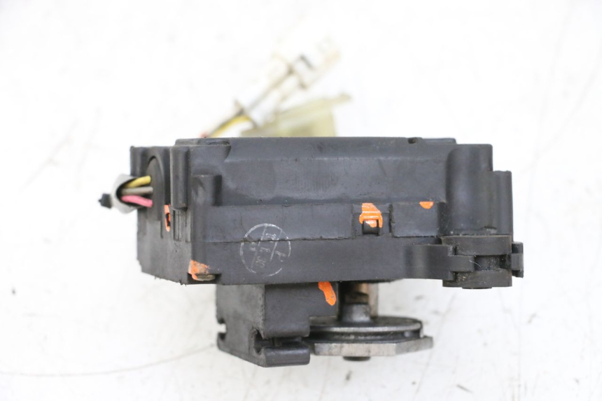 photo de MOTEUR VALVE ECHAPPEMENT SUZUKI GSXR GSX-R 1000 (2003 - 2004) - Vue d’ensemble