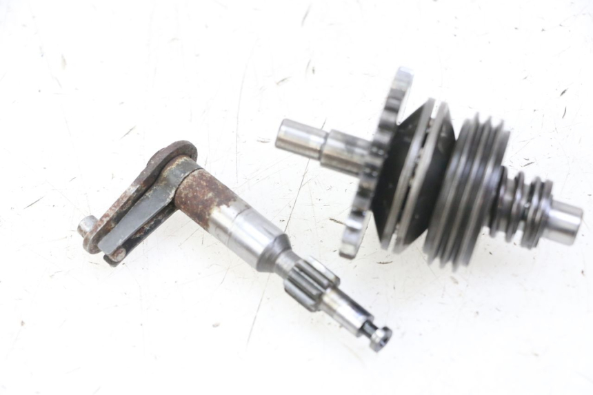 photo de MOTEUR VALVE ECHAPPEMENT HONDA MTX TC02 125 (1987 - 1989) - Zoom état d’usage