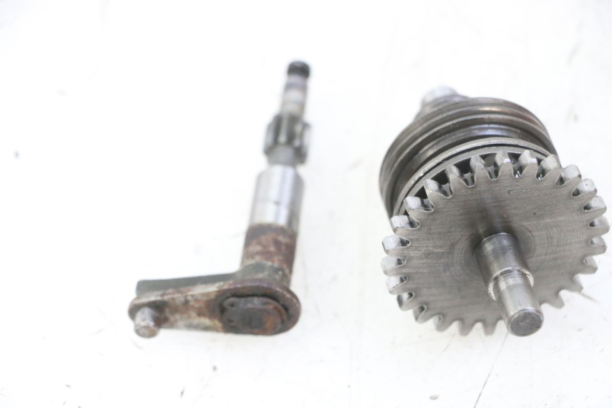 photo de MOTEUR VALVE ECHAPPEMENT HONDA MTX TC02 125 (1987 - 1989) - Autre angle de vue